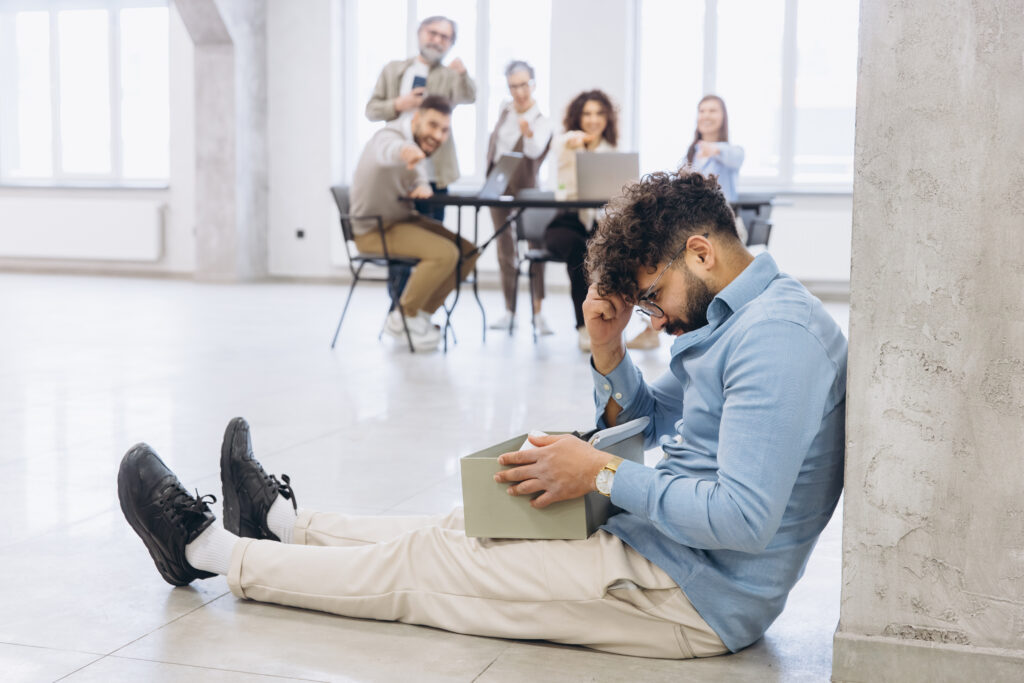 ブラック企業でない場合、人間関係で退職するのはあり？