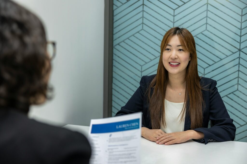 職務経歴書は、求人応募ごとに添削・修正